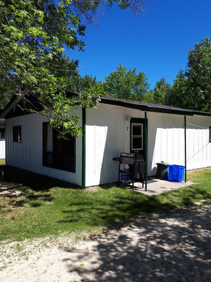 Chalkley'S Sandy Bay Cottage Resort Nipissing Beach Exterior photo